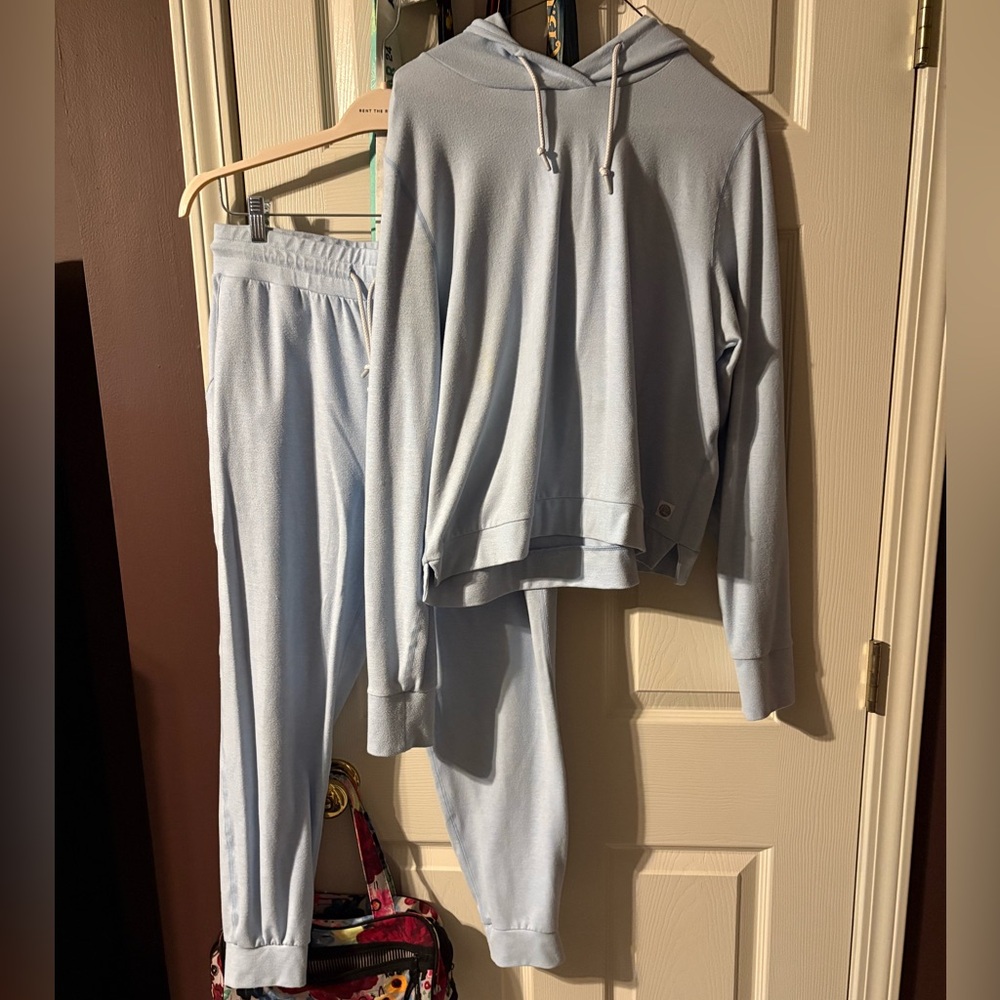 Rhoback Women’s Light Blue Tempo Performance Hoodie and Jogger Set